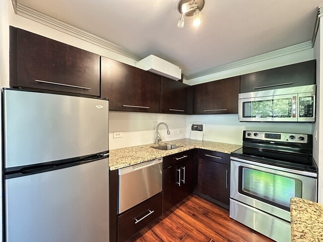 1442 N Dearborn St Unit E7