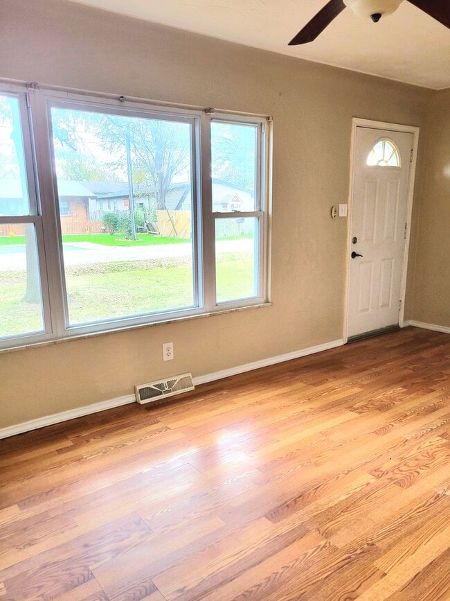 Photo - Renovated and Ready to Rent...7 Bradley, P...