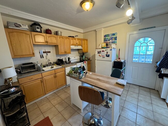 Photo - 38 Bond St Unit 2R