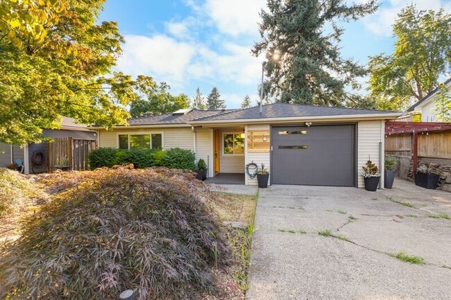 Building Photo - 7335 SE 48th Av Rental
