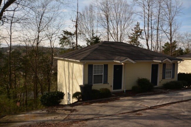 Photo - 689 Highland Dr SW