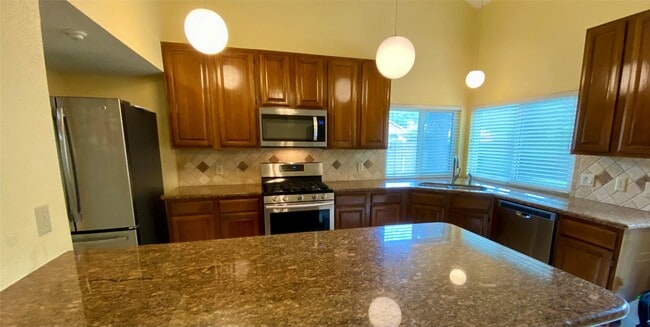 Building Photo - 1903 Brushy Creek Dr Rental