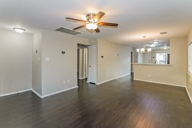 Photo - 6154 Settlers Lake Cir E