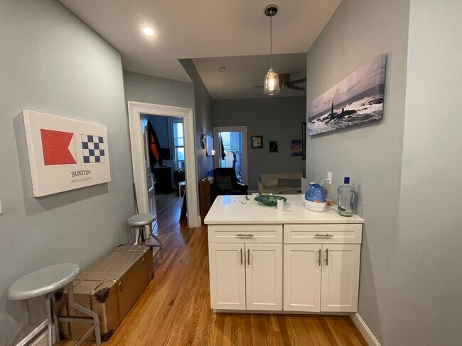 Photo - 456 Beacon St Unit 3R