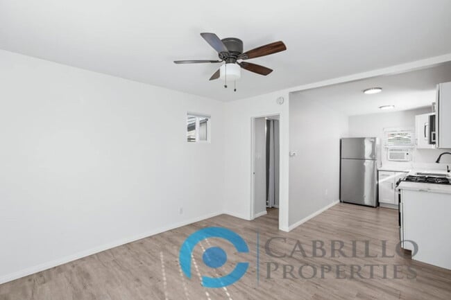 Photo - 4853 Mansfield St
