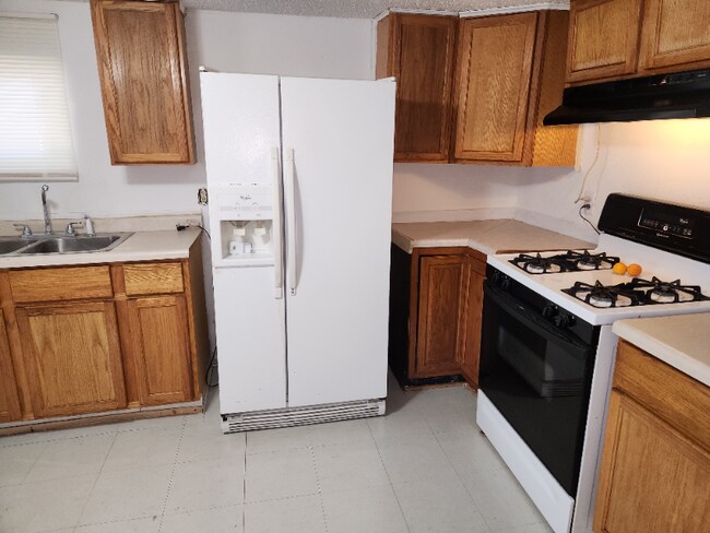 Photo - 714 8th St NE