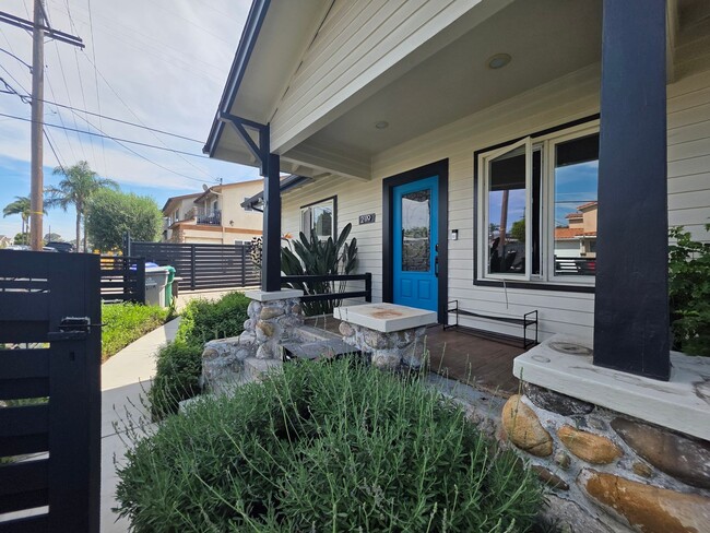 Building Photo - Charming Restored Craftsman in the Heart of North Park