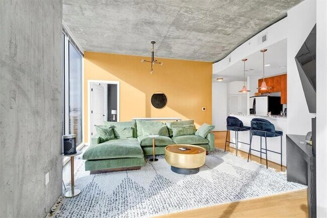 Photo - 400 W Peachtree St NW Unidad 1211