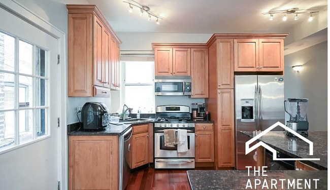 Building Photo - 665 W Cornelia Ave Unit 3