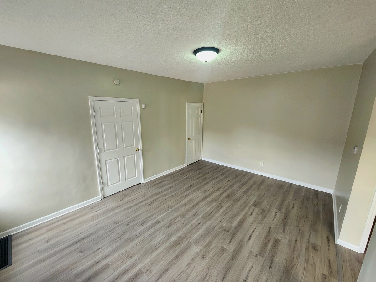 Photo - 2808 Iowa Ave Unit 2F