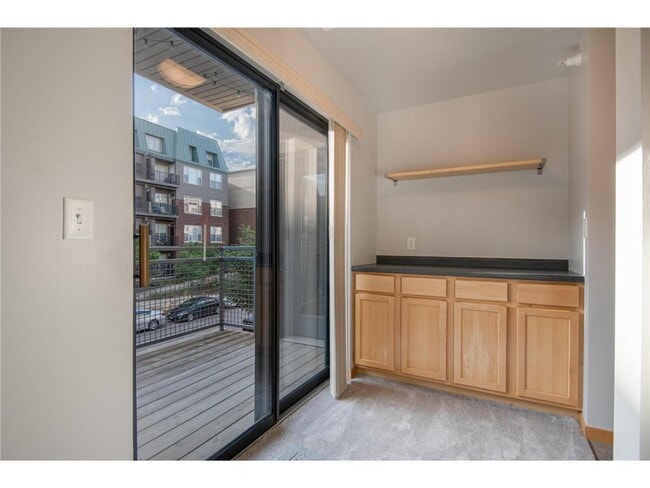 Photo - 825 Berry St Unidad 207