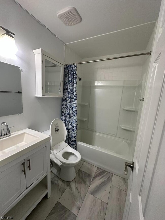 Photo - 608 Robin Rd