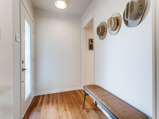 Photo - CHARMING MID-CENTURY RANCH HOME IN ALAMO H...