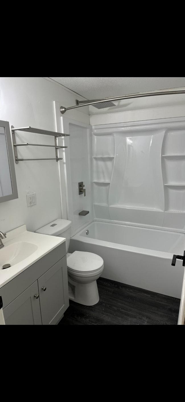 Photo - 809 Trumbull Dr