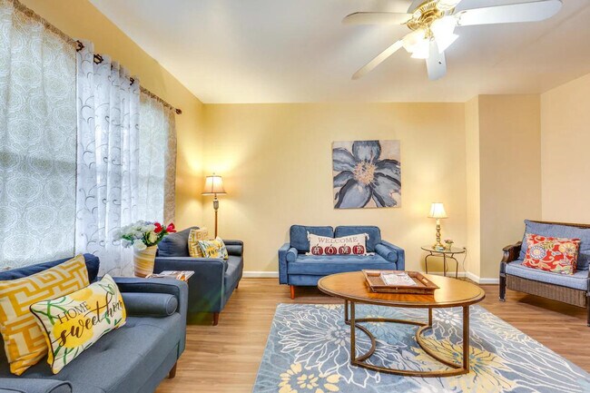 Photo - 504 Center St Unit ID1385745P