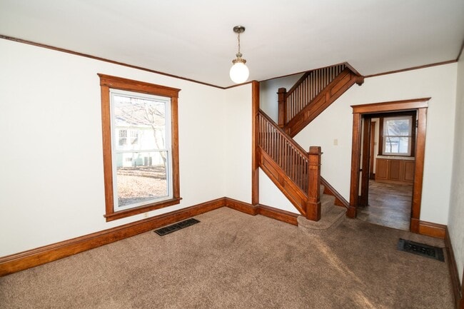 Photo - 4 bedroom / 1.5 bath home for rent in Valparaiso