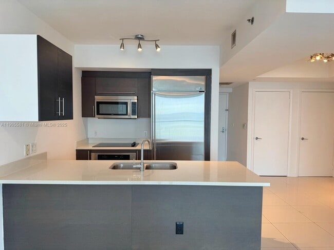 Photo - 500 Brickell Ave Unit 3400