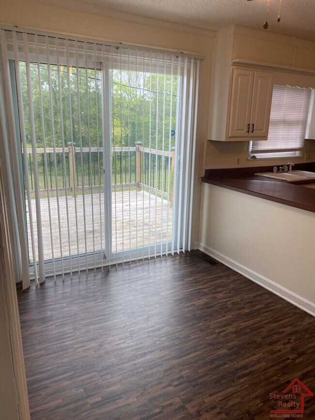 Photo - 540 McQuade Cir