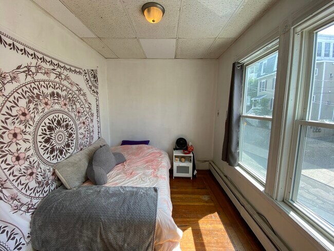 Photo - 140 Calumet St