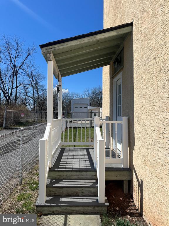 Photo - 25 W 5TH Ave