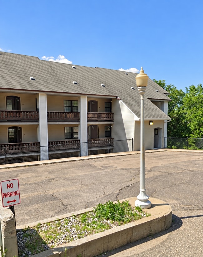 Building Photo - 927 Delmar Ct NW