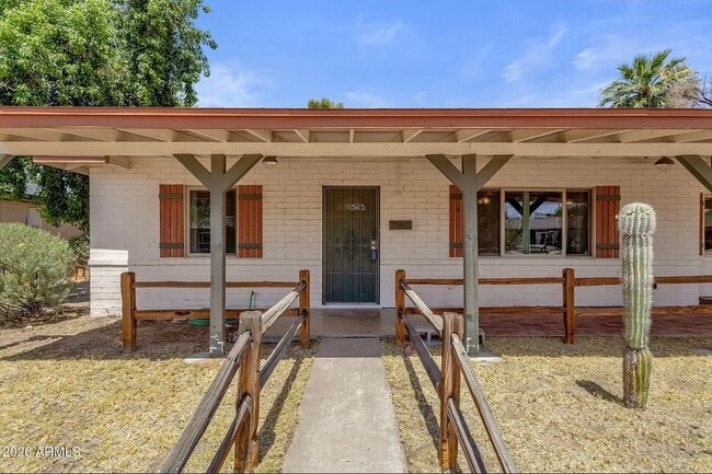 1020 E Oregon Ave