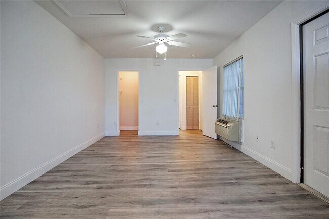 Photo - 526 Caribbean Dr