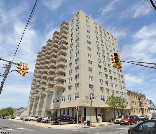 Building Photo - 3817 Ventnor Ave Unit 812