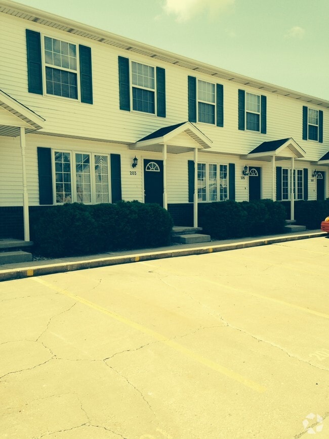 Townhomes for Rent near Kappa IL 2 Townhomes