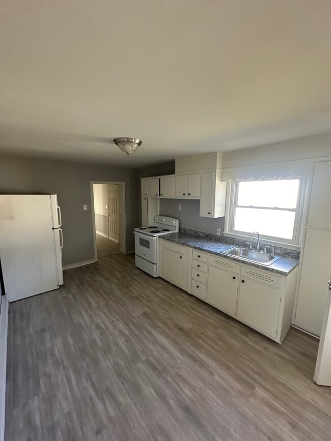 Building Photo - 64 McElwain Ave Unit One bedroom