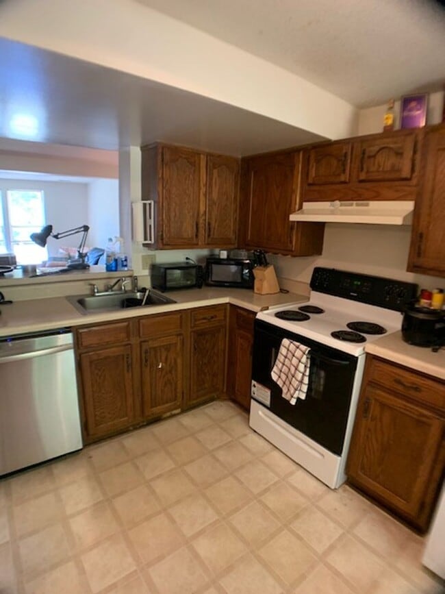 Photo - STERLNGWRTH4210 Unit 1