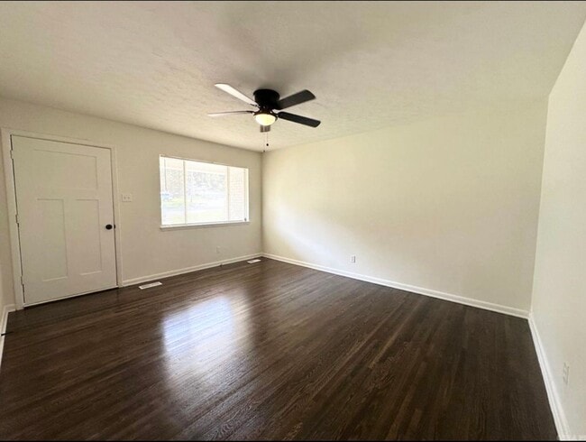 Photo - 702 E Military Dr