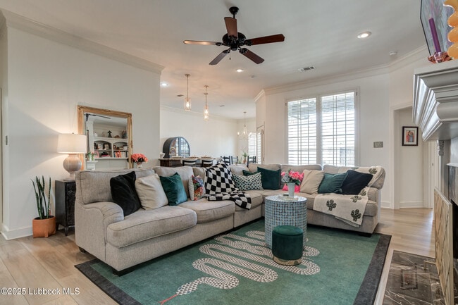 Photo - 5512 103rd St