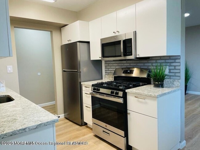 Building Photo - 68 Stonehurst Blvd Unit H