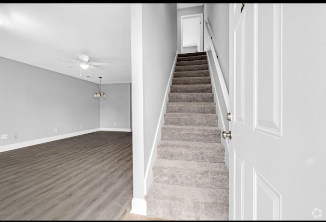 Building Photo - 256 Pine Shadow Dr Rental