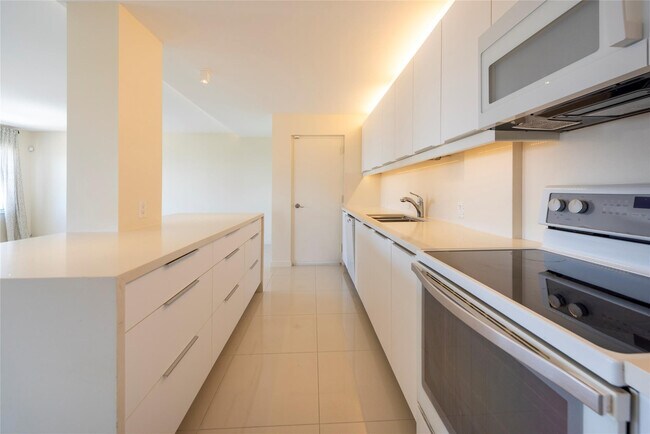 Photo - 2555 NE 11th St Unit 902