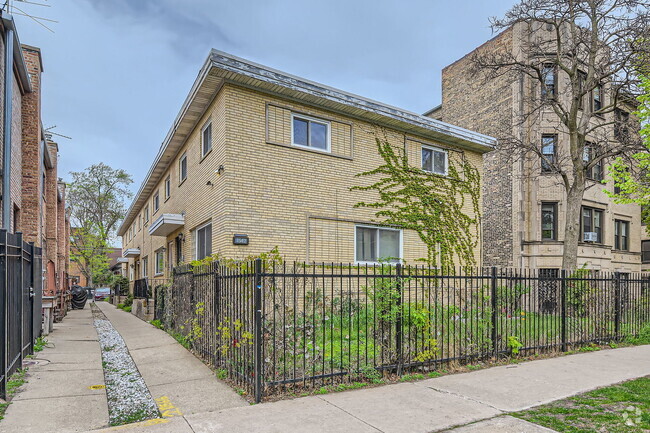 Building Photo - 1542 W Fargo Ave Rental
