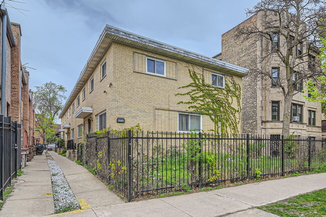 Photo - 1542 W Fargo Ave House