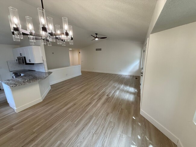 Photo - 2101 N Parkridge Ct
