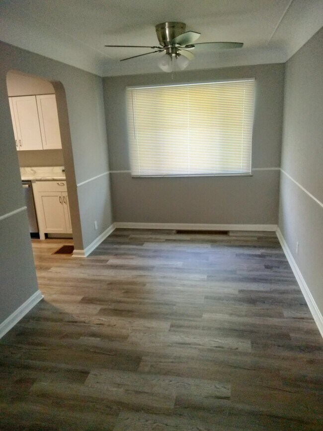 Photo - 70 Illona Dr