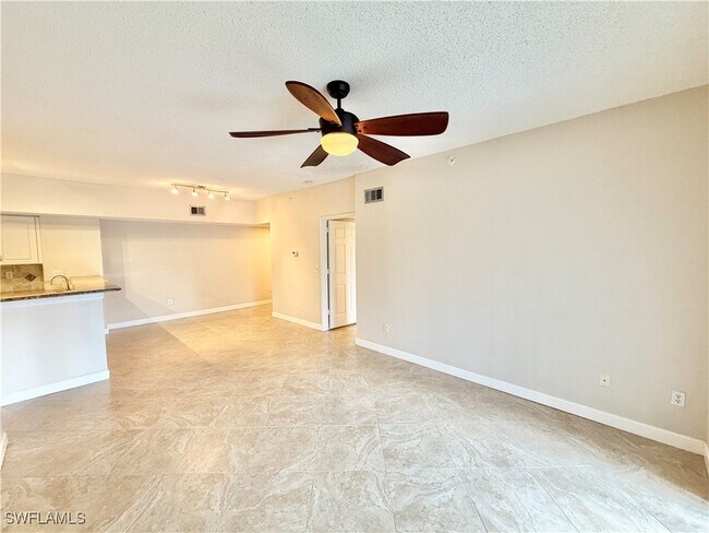 Photo - 1820 Florida Club Cir Unidad 2205