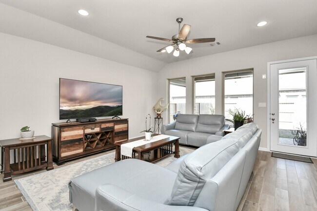 Photo - 5043 Morrison Dr