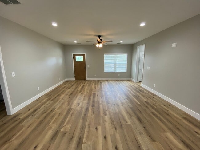 Photo - 6 Glenwood School Rd NE