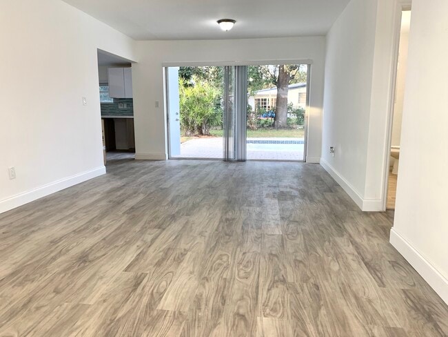 Photo - 6671 McKinley St