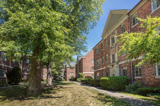 Canterbury Court Apartments - Canterbury Court Apartments