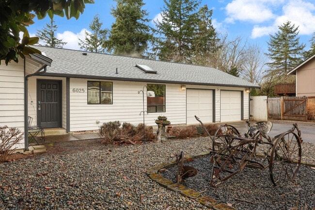 Photo - Move in ready, 3 bedroom rambler - Olympia School District