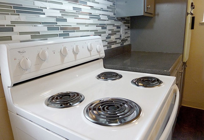 Kitchen - Admiral Apartments