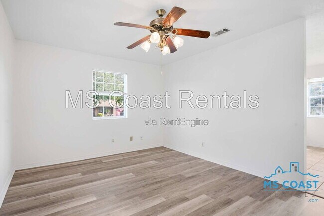 15317 Waycross Dr