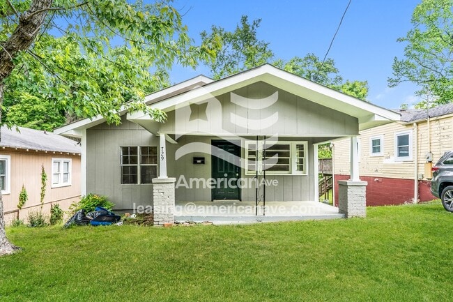 Building Photo - 729 83rd Pl S