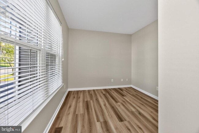 Photo - 1045 Fallbrook Ln